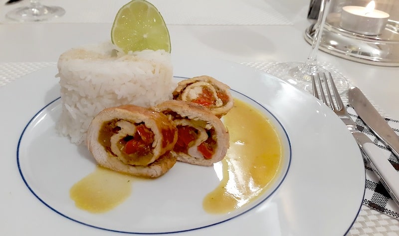 Putenroulade mit Mango-Chutney