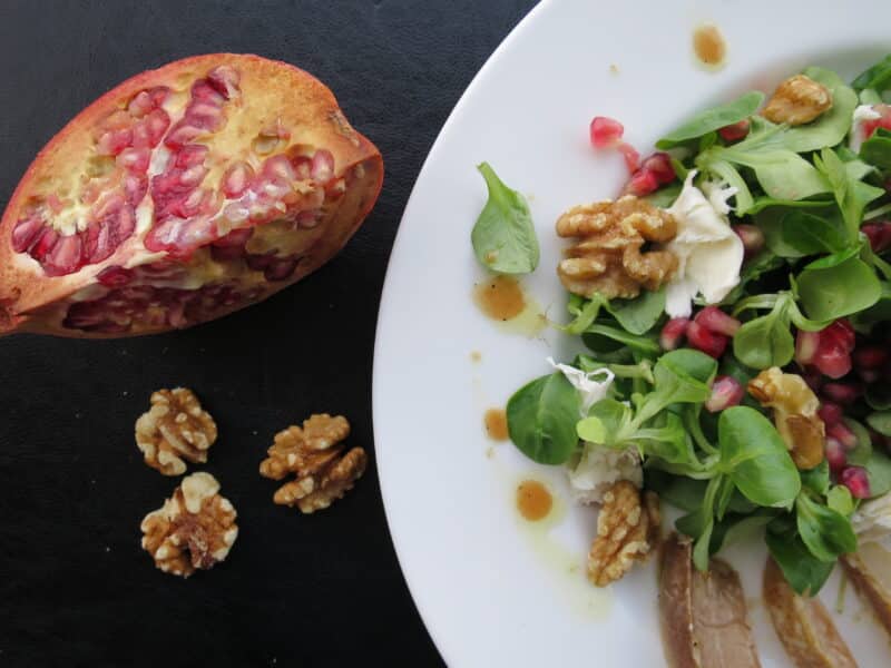 Granatapfel-Salat mit karamellisierten Birnen
