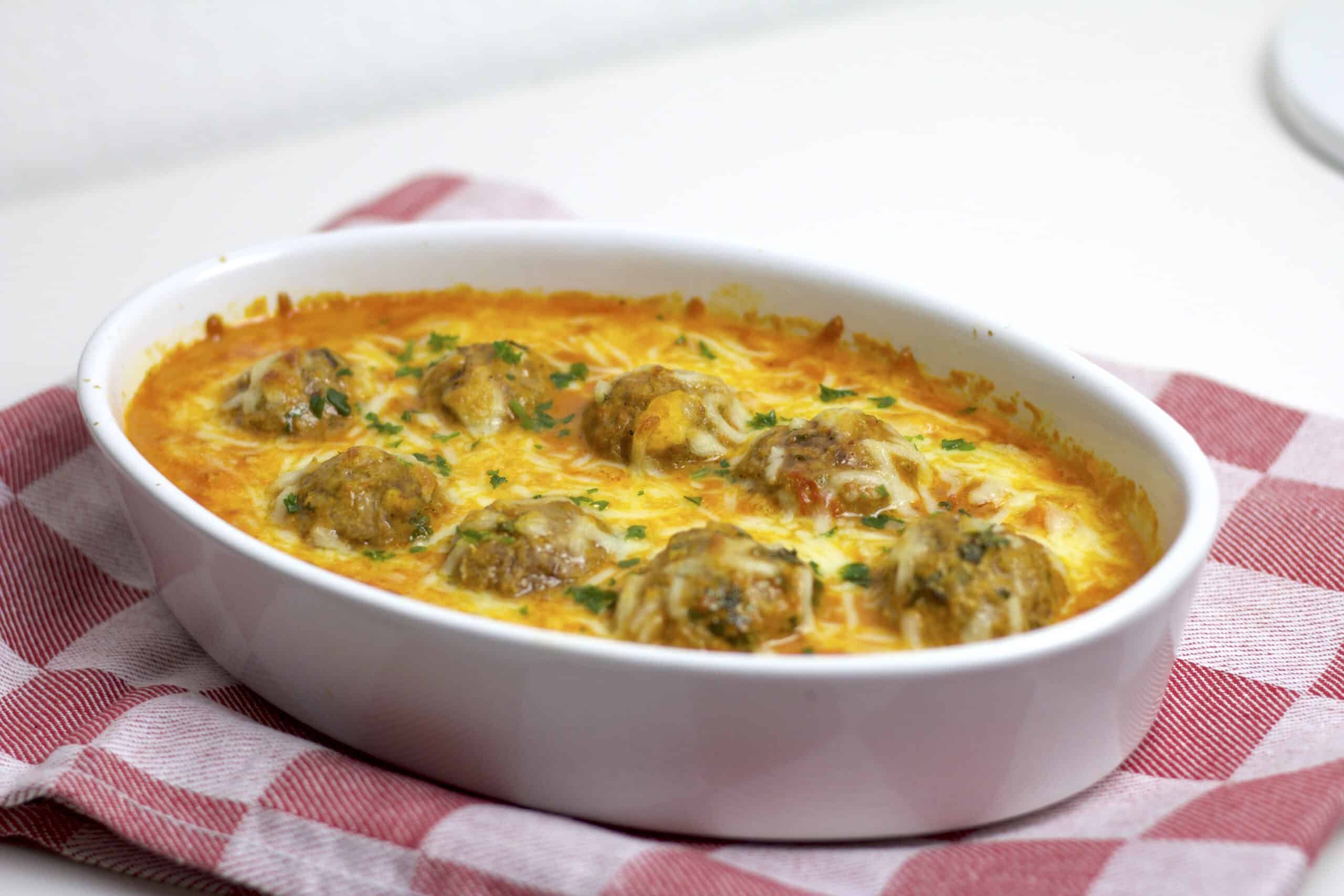 Chili-Meatballs mit Linguine